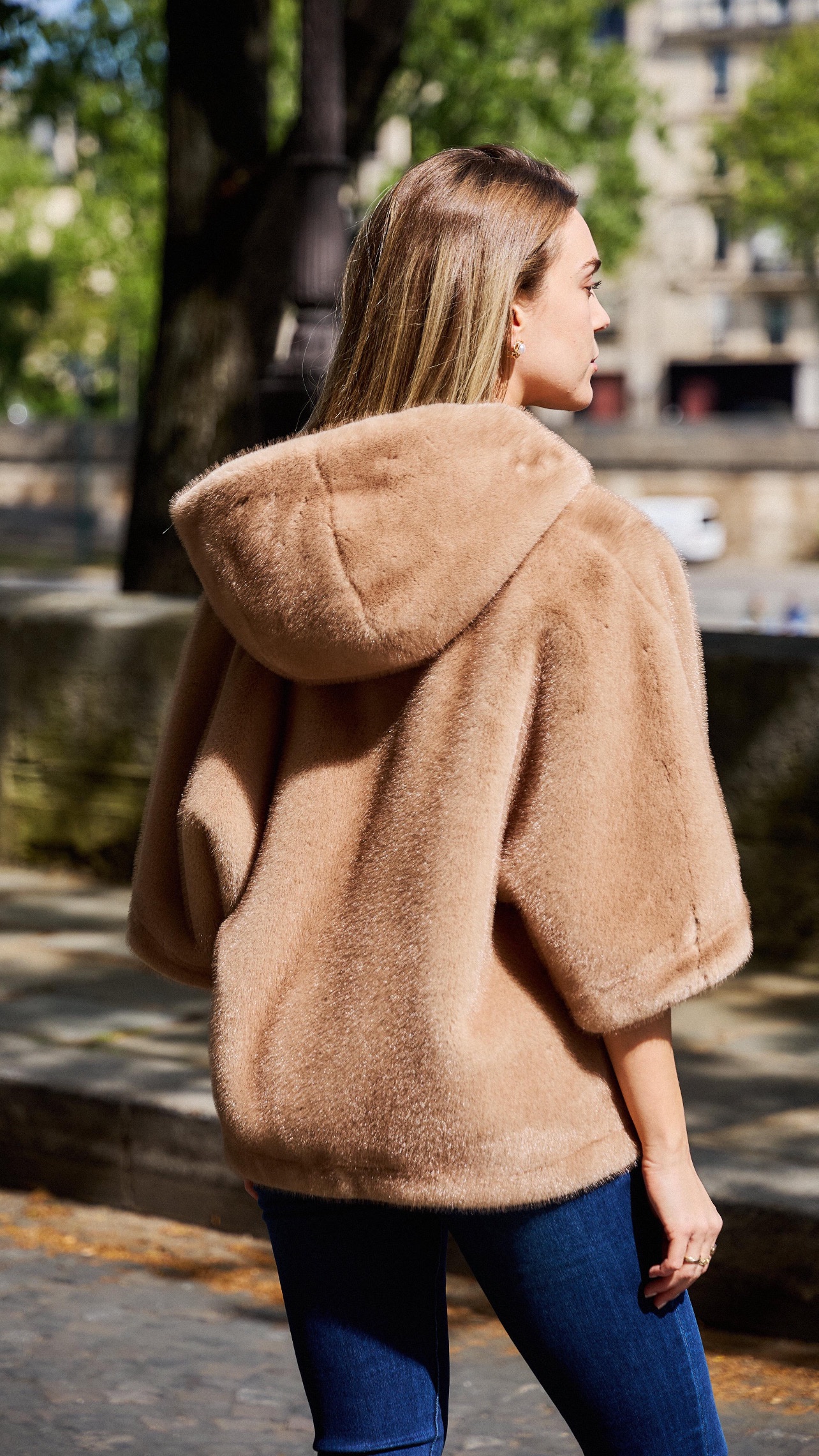 Faux fur cape Alizee camel - Afbeelding 4