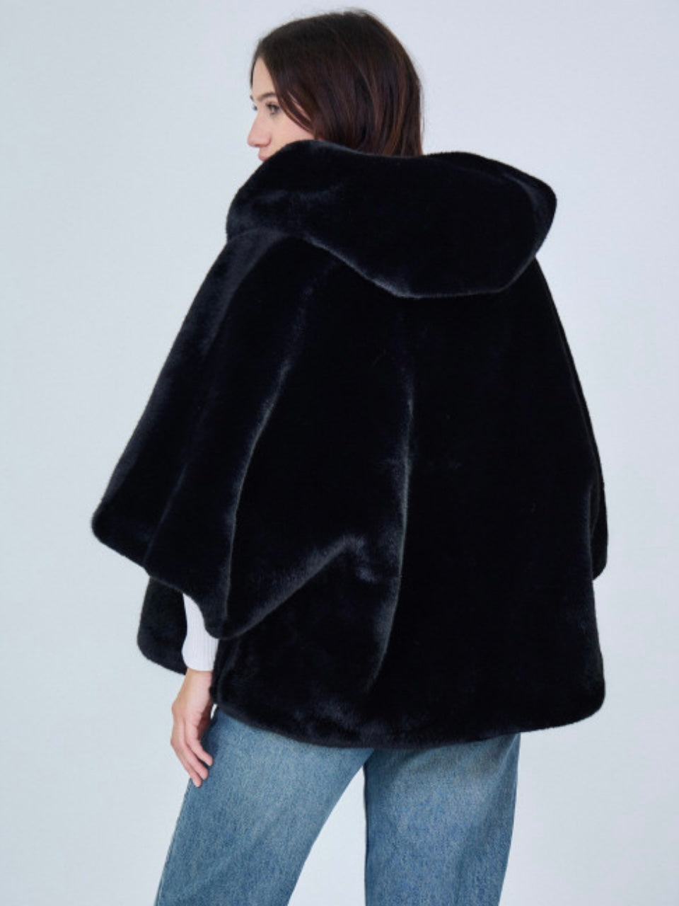 Faux fur cape Alizee black - Afbeelding 4
