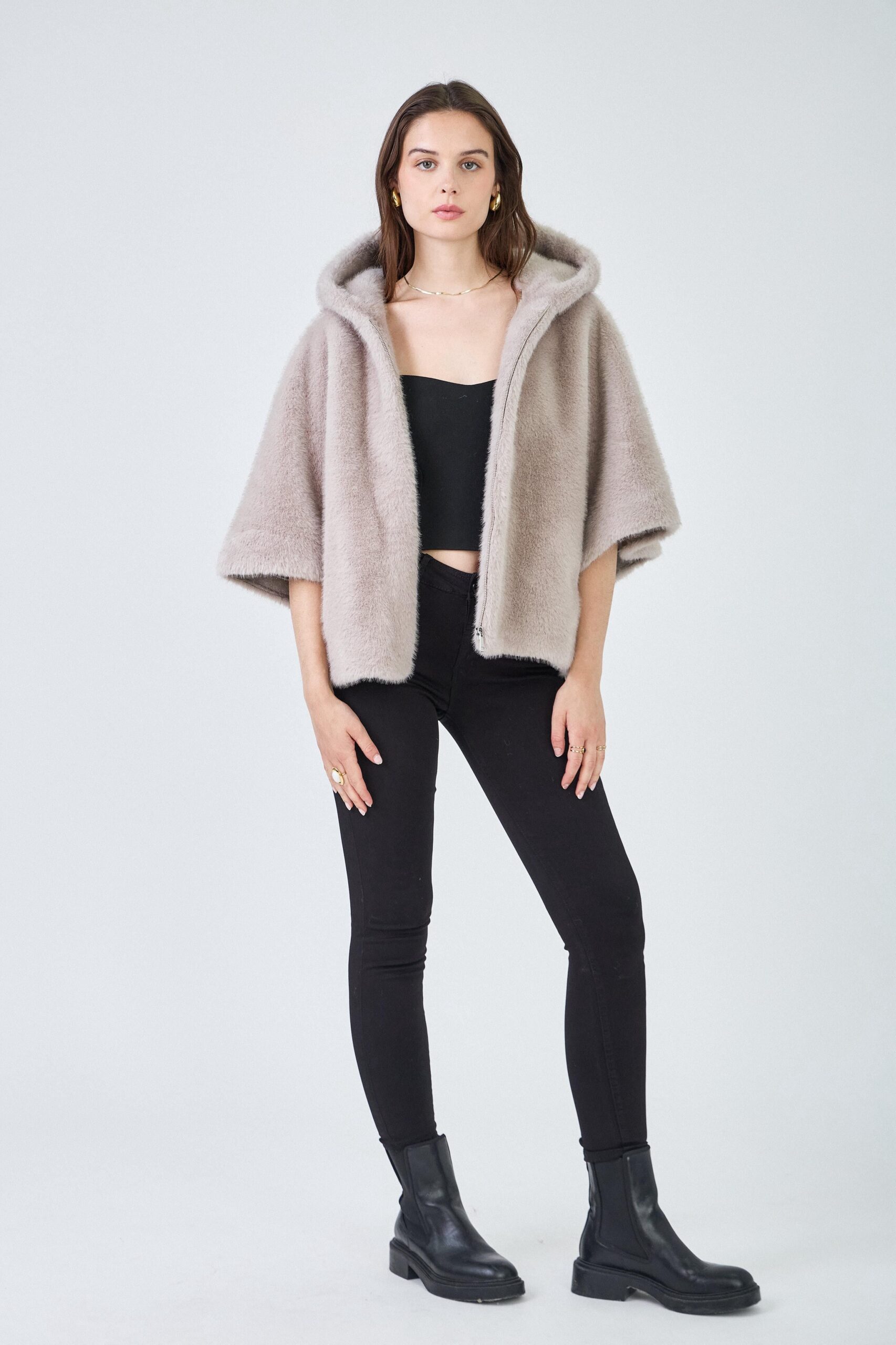 Faux fur cape light grey Alizee - Afbeelding 4